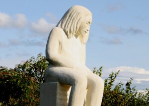 sculpture sur pierre art public Boisbriand