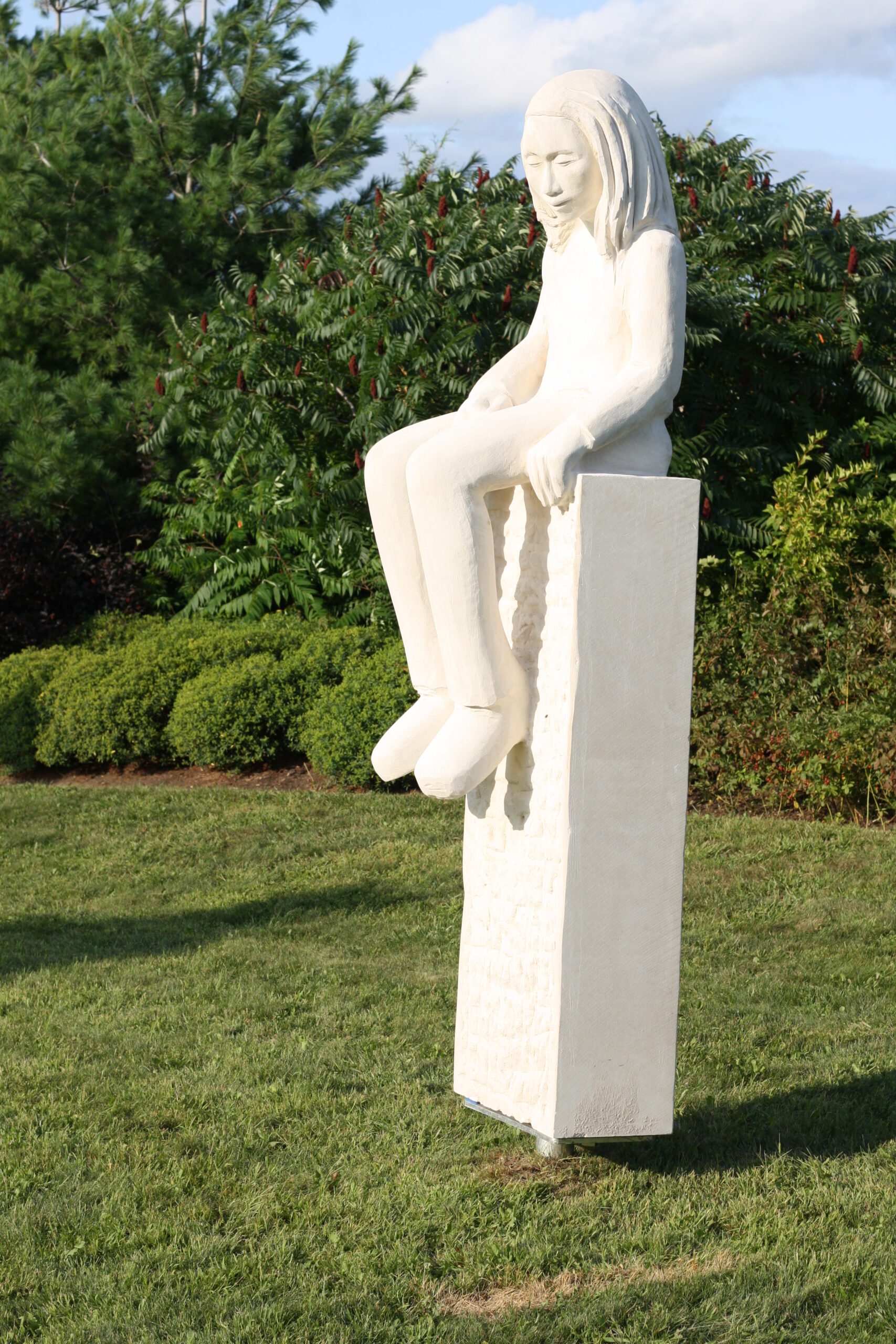 sculpture taillée dans le calcaire, installée au parc Francs-Bourgeois, à Boisbriand, QC, Canada