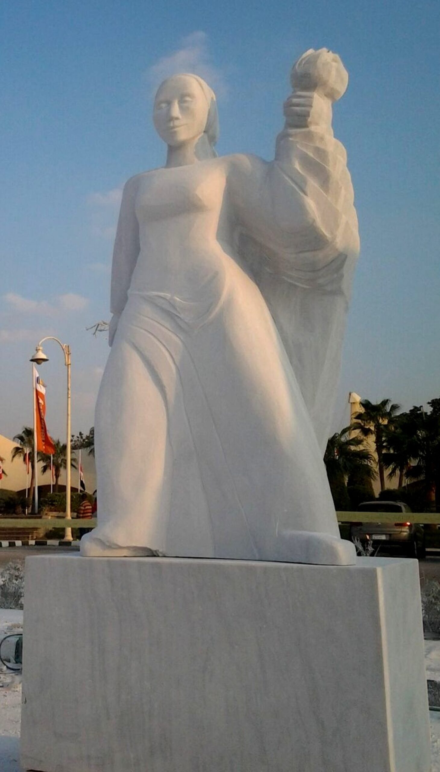 sculpture monumentale en marbre