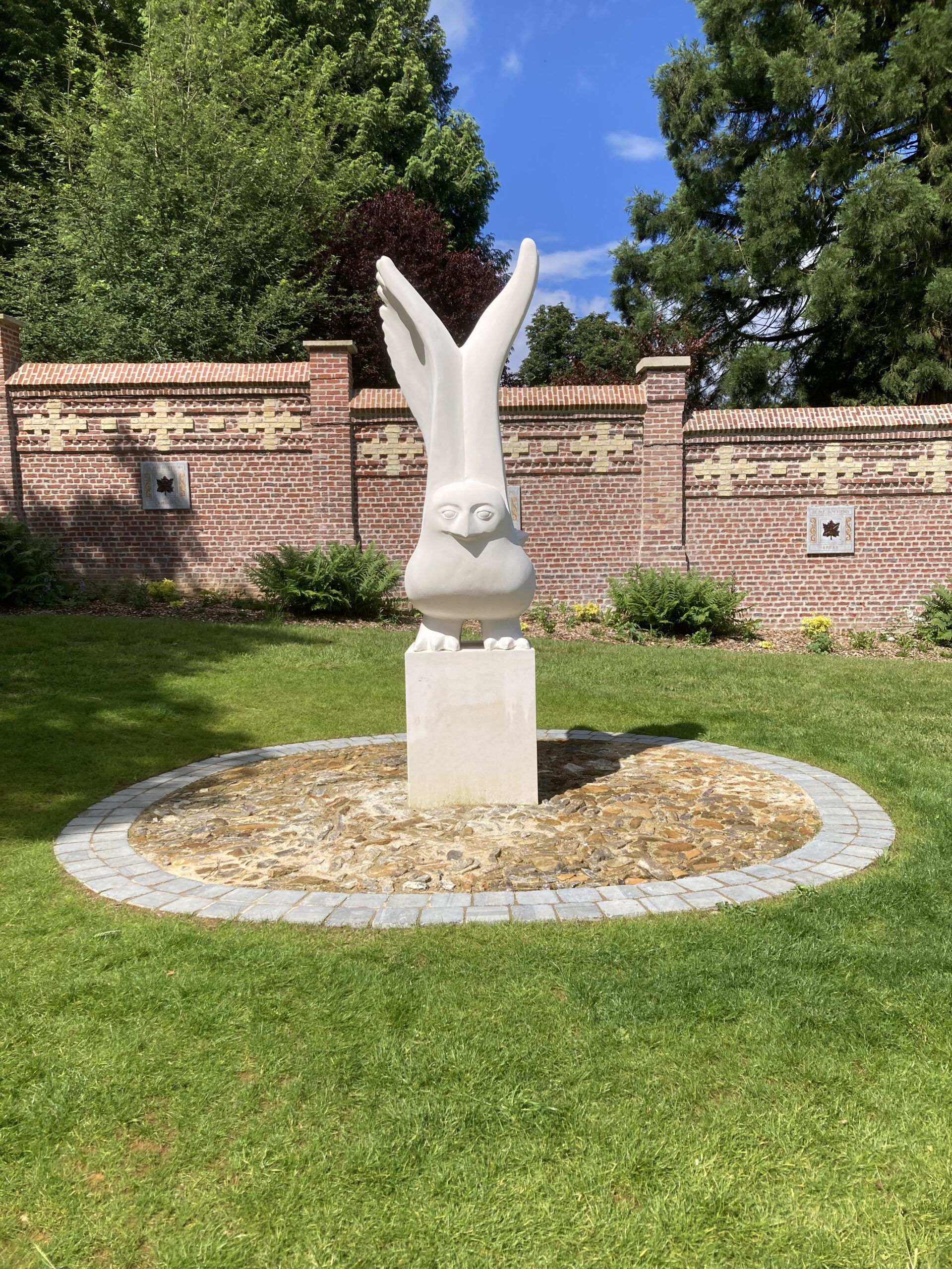 Sculpture sur pierre, Godewaersvelde, France