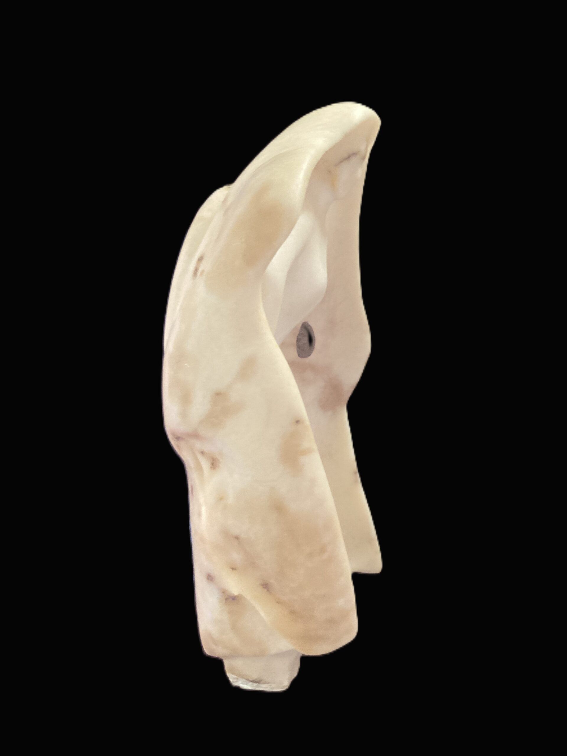 Nomade, personnage sculpté dans la pierre